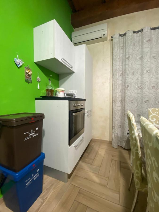 The “B” House Apartment คาตาเนีย ภายนอก รูปภาพ