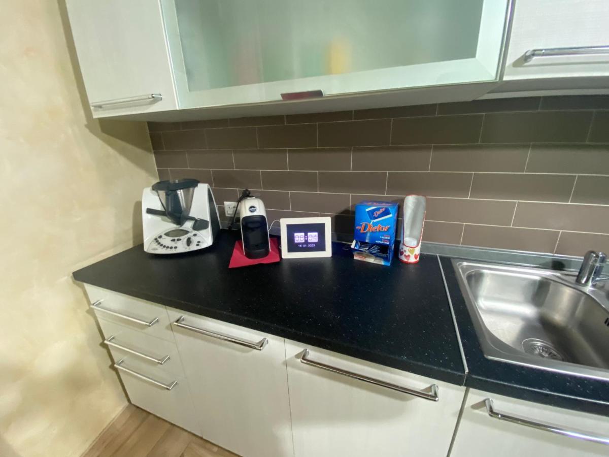 The “B” House Apartment คาตาเนีย ภายนอก รูปภาพ